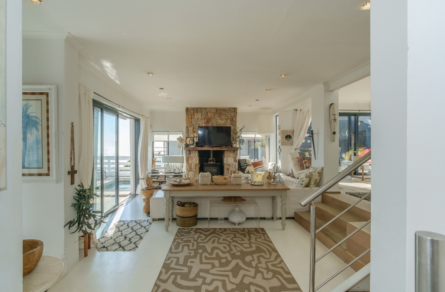 4 Bedroom Property for Sale in Misty Cliffs Western Cape